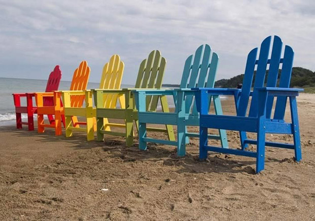 кресла разных цветов